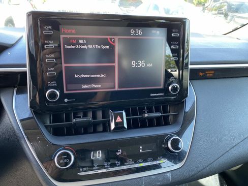 Used 2021 Toyota Corolla LE FWD image 10