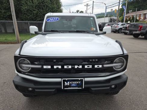 Used 2025 Ford Bronco Outer Banks AWD/4WD image 10