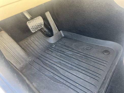 Certified 2024 Mercedes-Benz GLC 300 4MATIC image 17