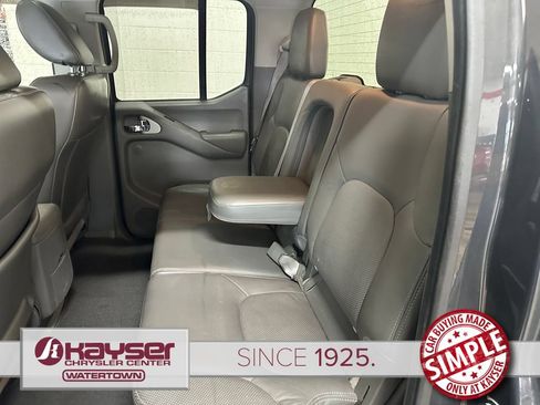Used 2013 Nissan Frontier SL w/ Moonroof Pkg AWD/4WD image 15