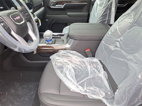 New 2026 GMC Sierra 1500 Elevation image 11
