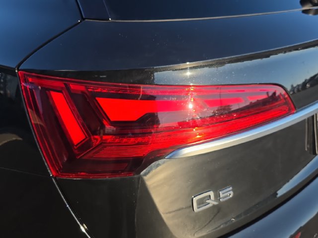 Used 2023 Audi Q5 2.0T Premium w/ Convenience Package AWD/4WD image 35