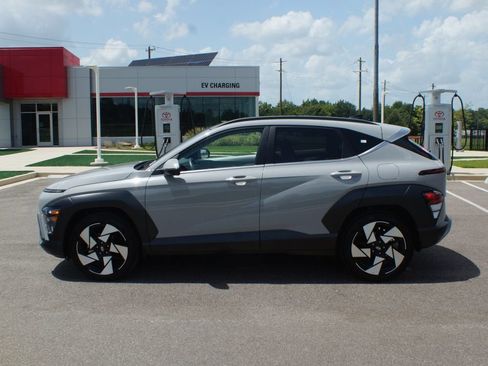 Used 2026 Hyundai Kona Limited FWD image 14