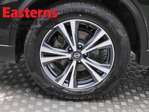 Used 2019 Nissan Rogue SV w/ Sun & Sound Touring Package AWD/4WD image 35