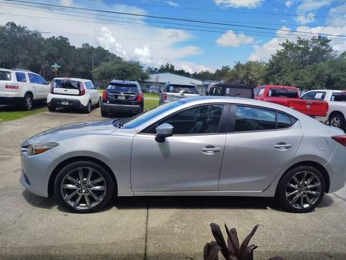 Used 2018 MAZDA MAZDA3 Touring FWD image 4