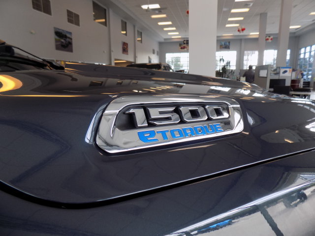 Used 2025 RAM 1500 Big Horn AWD/4WD image 32