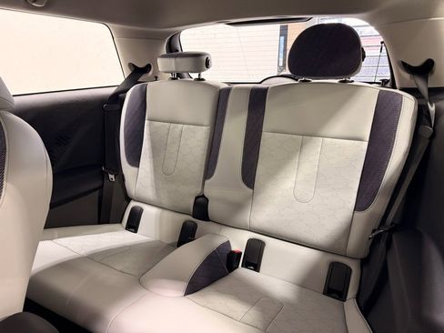 Used 2025 MINI Cooper 2-Door Hardtop image 19