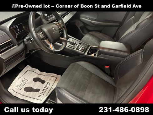 Used 2024 Mitsubishi Outlander SE AWD/4WD image 12