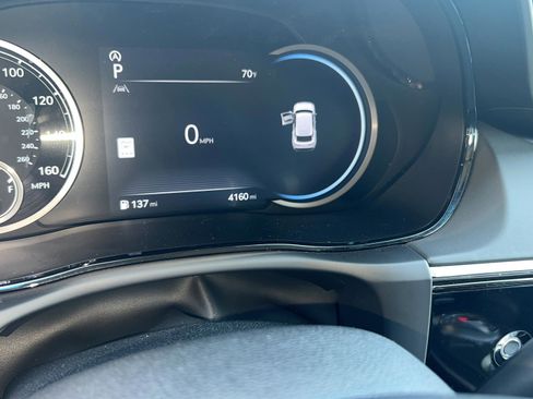 Used 2025 Genesis GV70 2.5T image 13