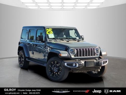 Used 2025 Jeep Wrangler Unlimited Sahara AWD/4WD image 1
