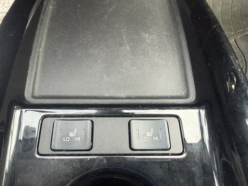 Used 2020 Toyota Prius Prime LE image 16