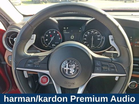 Used 2018 Alfa Romeo Giulia Ti Sport w/ Quick Order Package 22S Sport AWD/4WD image 5
