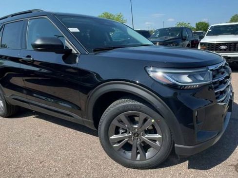 New 2026 Ford Explorer Active w/ Active Comfort Package AWD/4WD image 8