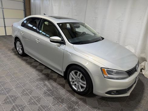 Used 2012 Volkswagen Jetta TDI FWD image 10