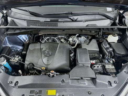 Used 2019 Toyota Highlander XLE image 34