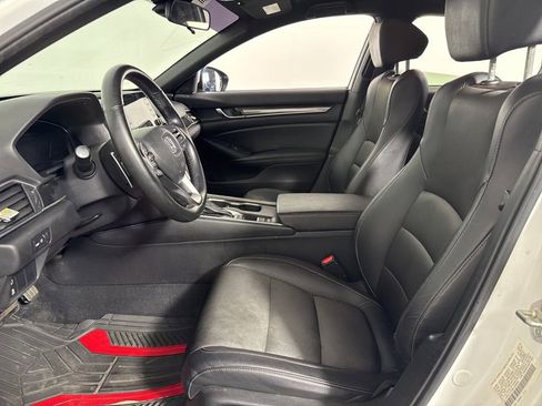 Used 2019 Honda Accord Sport image 10