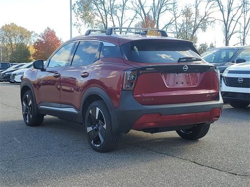 New 2026 Nissan Kicks SR image 3