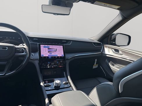 New 2025 Jeep Grand Cherokee L Overland w/ Advanced Protech Group III image 24