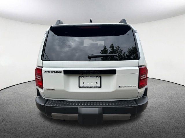 New 2027 Toyota Land Cruiser w/ Premium Package AWD/4WD image 8
