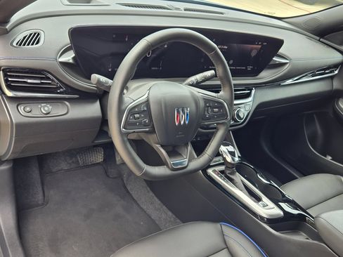 Certified 2025 Buick Envista Sport Touring w/ Convenience I Package FWD image 10
