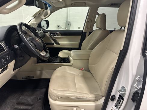 Certified 2021 Lexus GX 460 Luxury w/ Accessory Package image 16