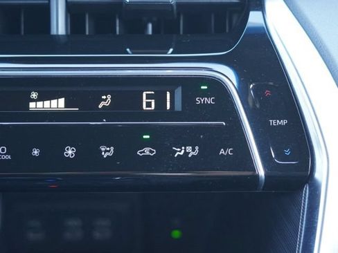 Used 2023 Toyota Venza XLE AWD/4WD image 31