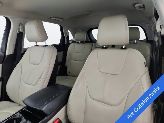 Used 2020 Ford Edge Titanium w/ Class II Trailer Tow Package AWD/4WD image 11