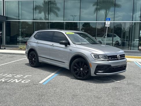 Used 2021 Volkswagen Tiguan SE R-Line FWD image 2
