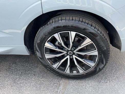 Certified 2025 Volvo XC60 B5 Plus image 8