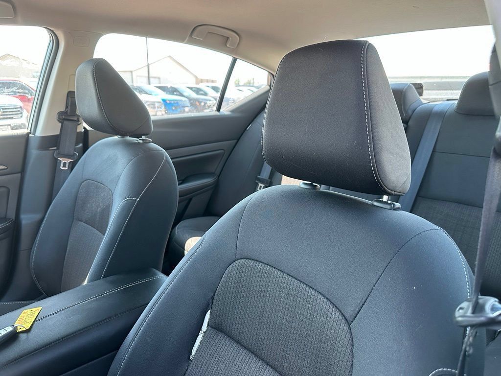 Used 2025 Nissan Altima 2.5 SV AWD/4WD image 3