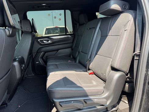 Used 2023 Chevrolet Suburban RST w/ Sport Performance Package AWD/4WD image 11