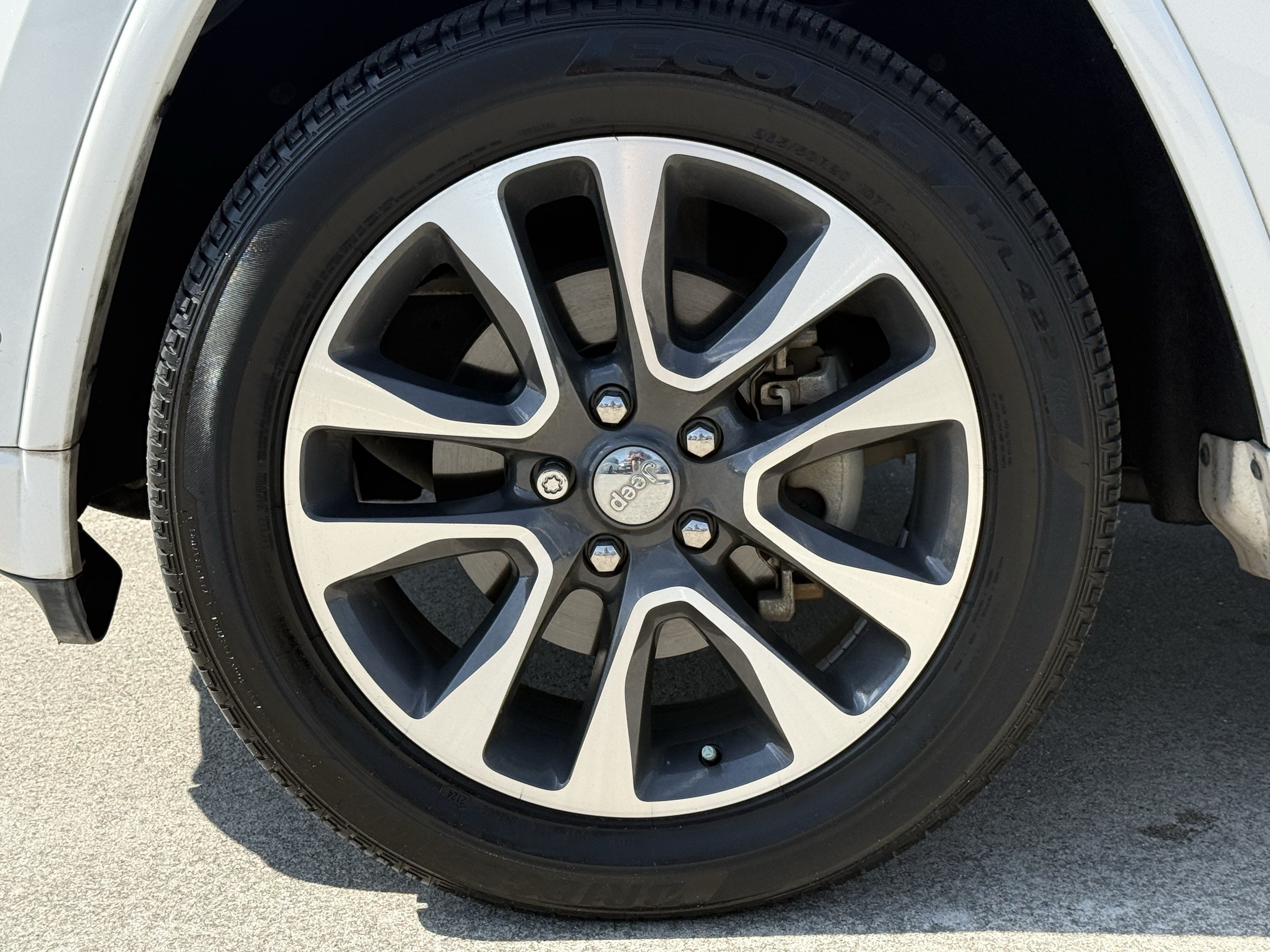 Used 2018 Jeep Grand Cherokee Overland RWD image 12