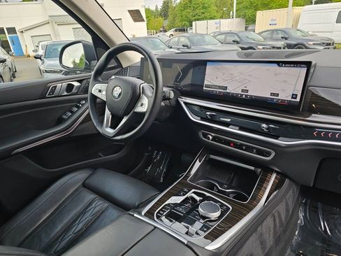 Used 2025 BMW X7 xDrive40i AWD/4WD image 10