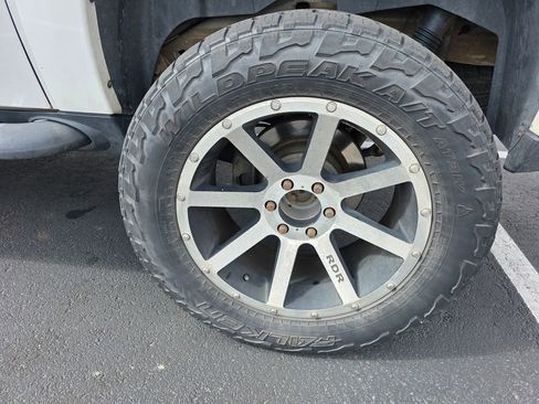 Used 2007 Chevrolet Avalanche LT w/ LT Preferred Equipment Group image 8