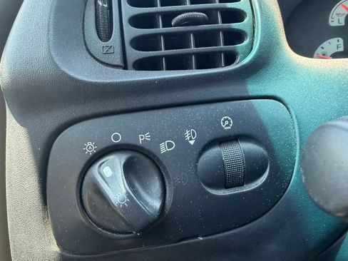 Used 2003 Ford F150 Lightning RWD image 22