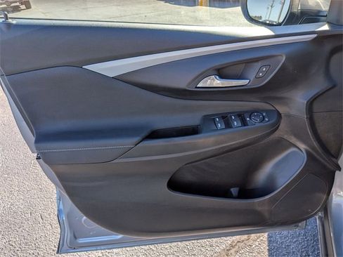 Used 2025 Buick Envista Preferred image 12