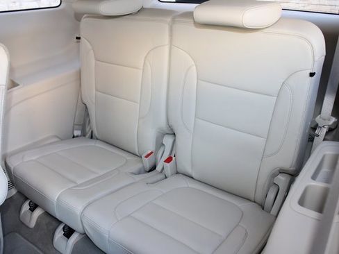 Used 2023 GMC Acadia Denali w/ Black Diamond Edition image 7