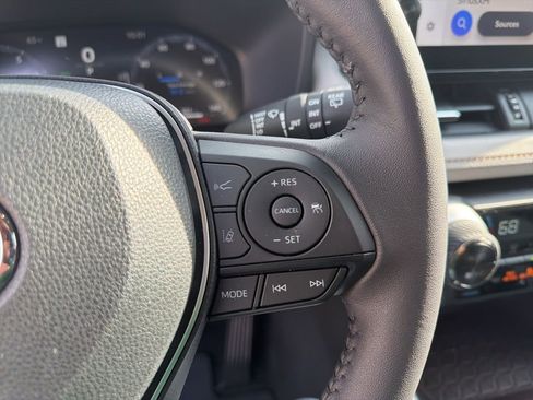 Used 2025 Toyota RAV4 Limited image 11