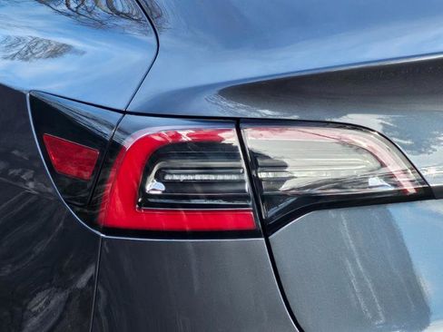 Used 2018 Tesla Model 3 Long Range image 26