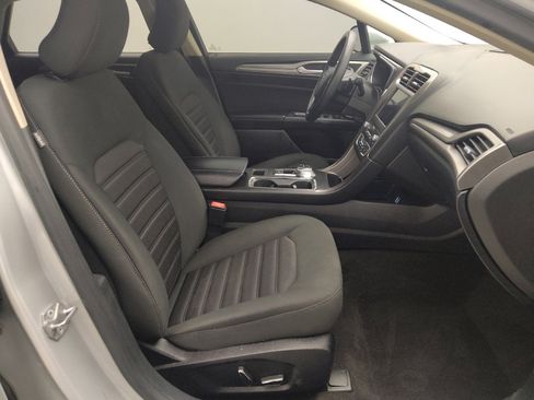 Used 2019 Ford Fusion SE image 21