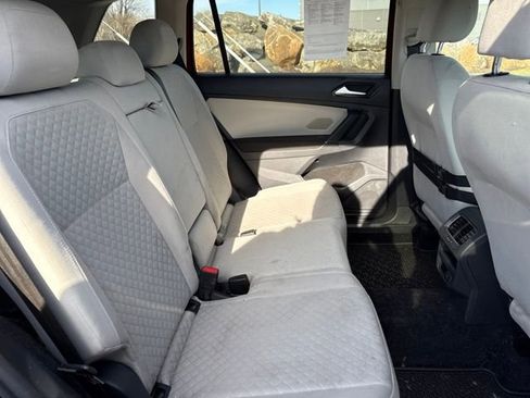 Used 2018 Volkswagen Tiguan S image 11