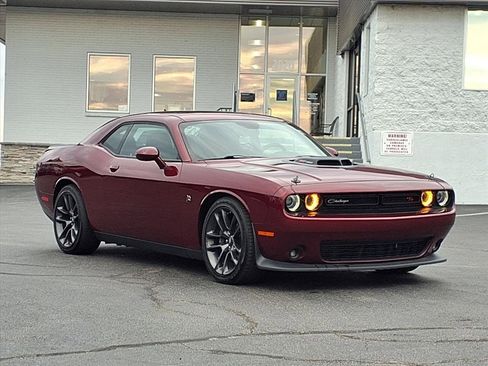Used 2021 Dodge Challenger R/T Scat Pack w/ Shaker Package image 2