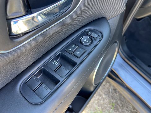 Used 2019 Honda HR-V EX image 12