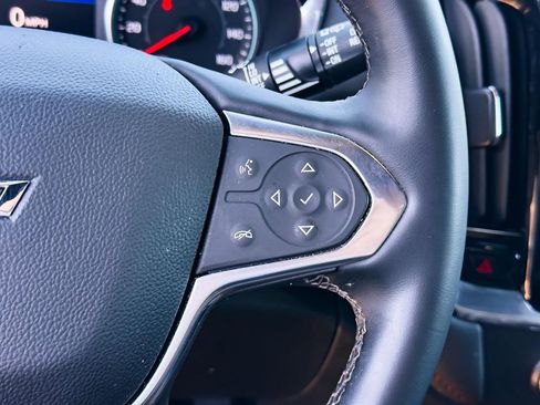 Used 2023 Chevrolet Traverse RS image 19