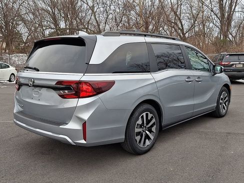 New 2026 Honda Odyssey EX-L image 4