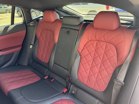 Used 2025 BMW X6 M60i AWD/4WD image 23