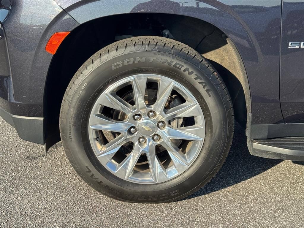 Used 2022 Chevrolet Suburban Premier AWD/4WD image 9