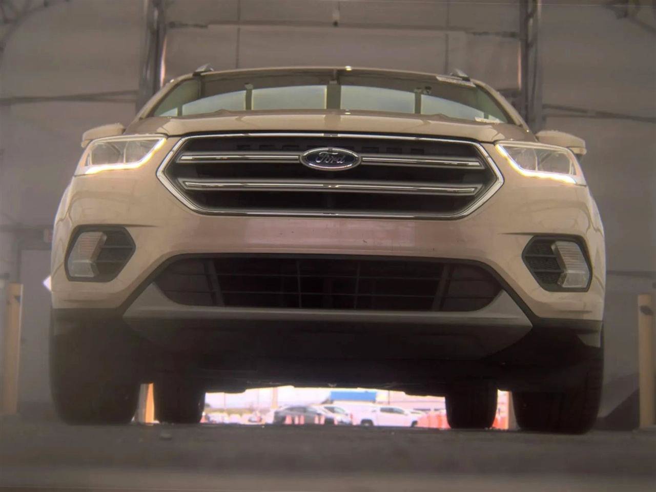 Used 2017 Ford Escape Titanium FWD image 3
