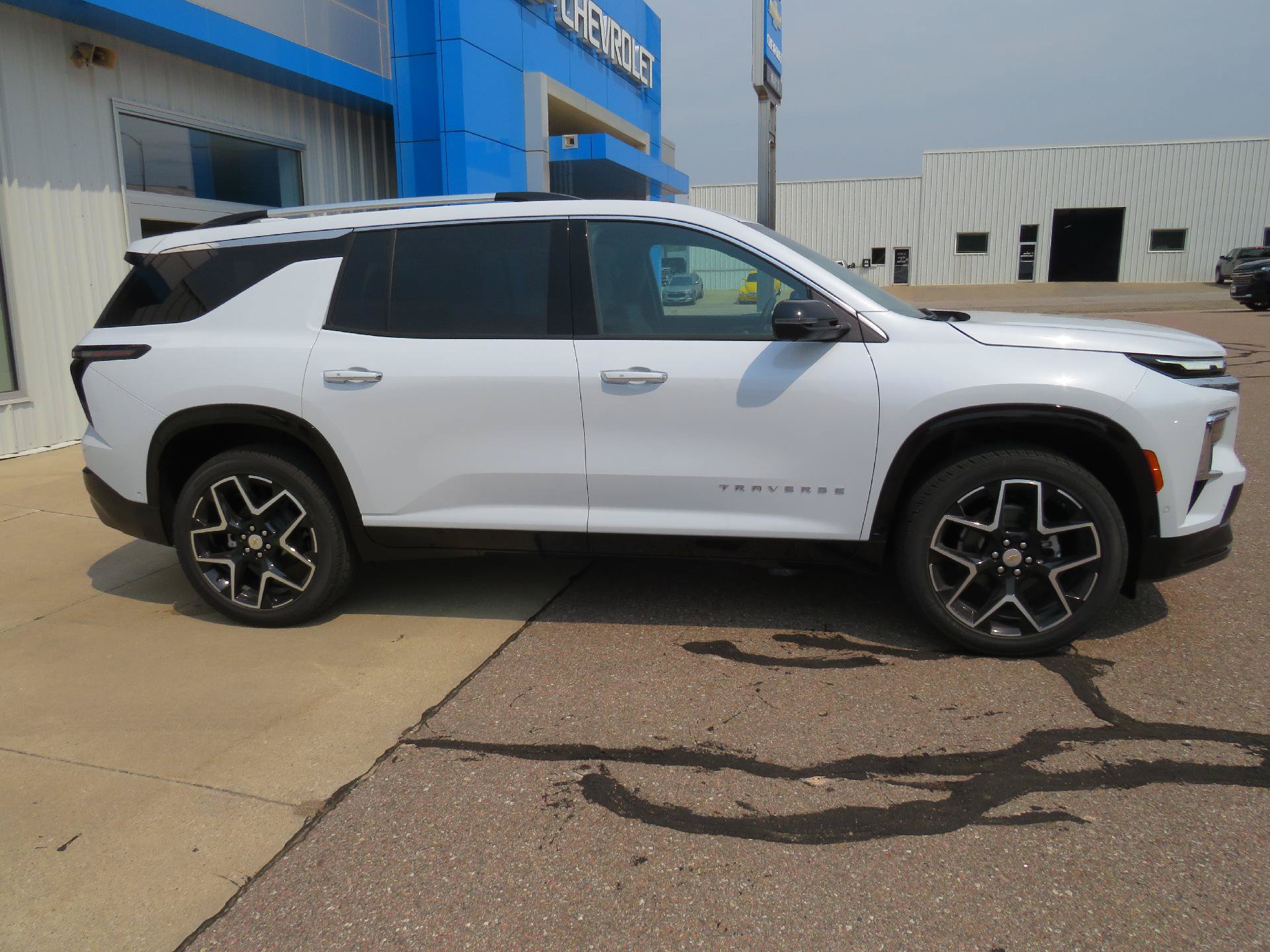New 2026 Chevrolet Traverse High Country AWD/4WD image 14