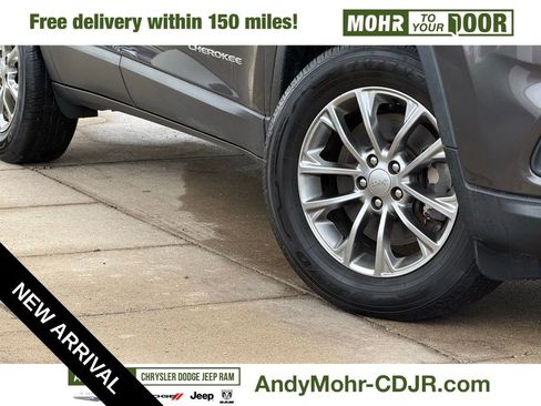 Used 2019 Jeep Cherokee Latitude Plus w/ Cold Weather Group image 10